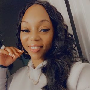 Meet your Posher, Shayna